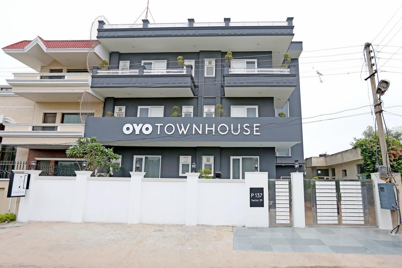 Oyo Townhouse 018 Medanta Hotel Gurgaon Luaran gambar