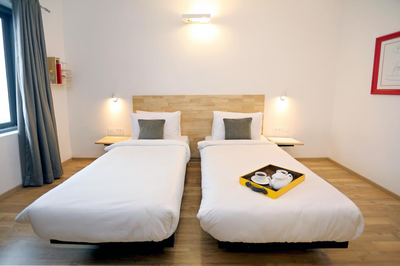 Oyo Townhouse 018 Medanta Hotel Gurgaon Luaran gambar