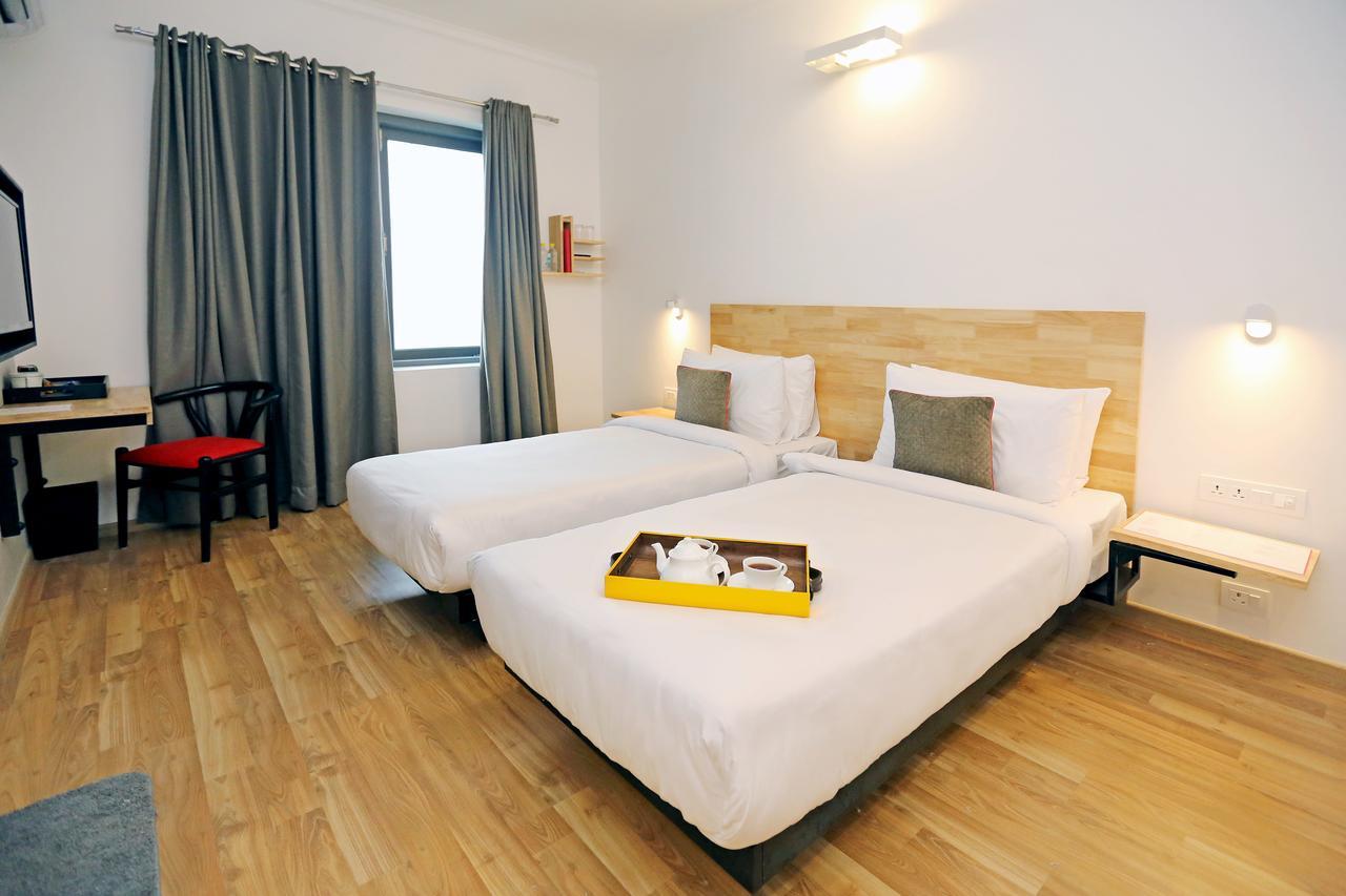 Oyo Townhouse 018 Medanta Hotel Gurgaon Luaran gambar