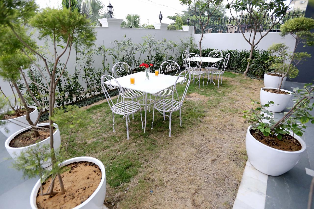 Oyo Townhouse 018 Medanta Hotel Gurgaon Luaran gambar